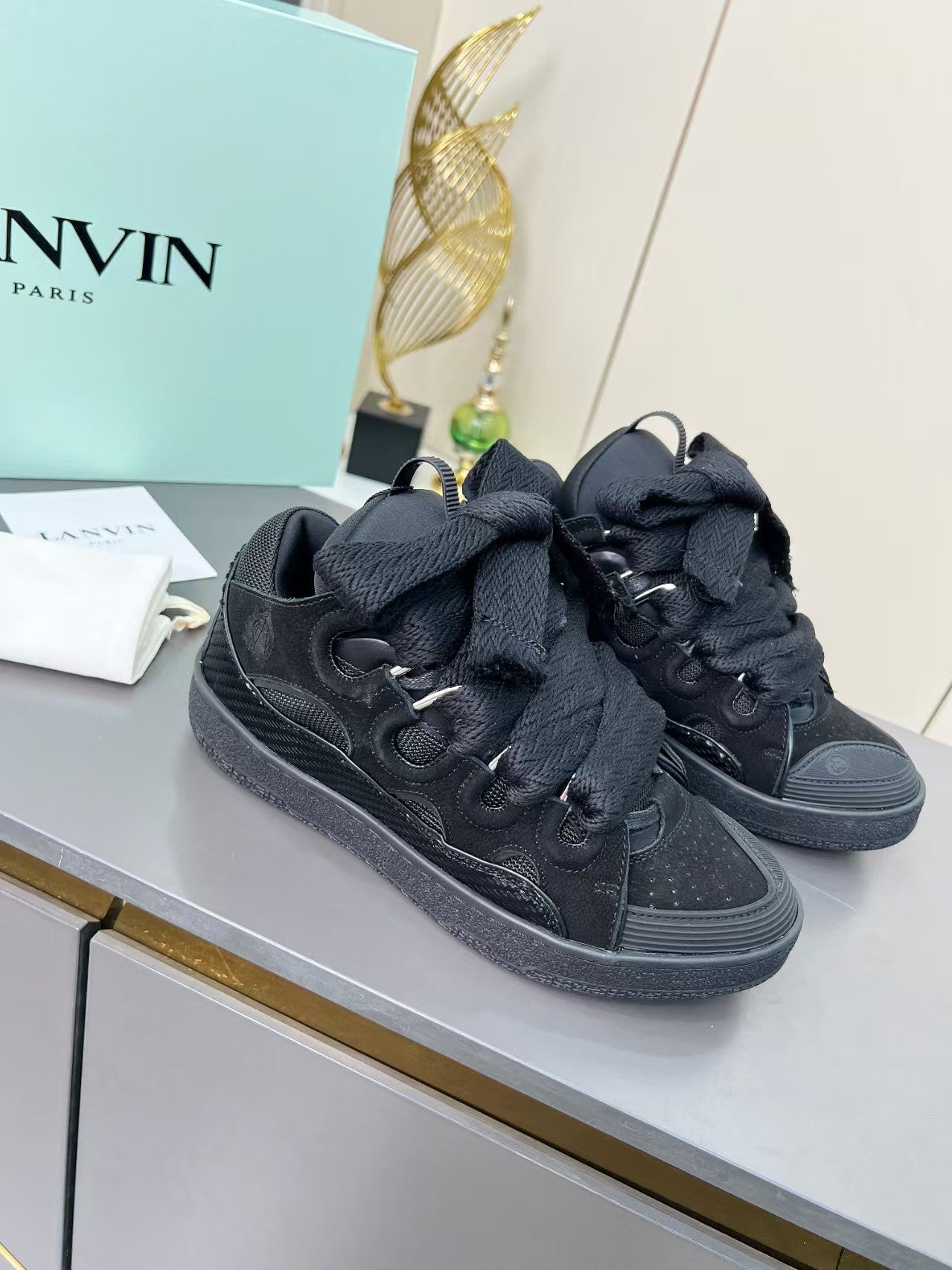 Lanvin Curb