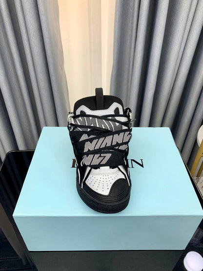 Lanvin  Curb