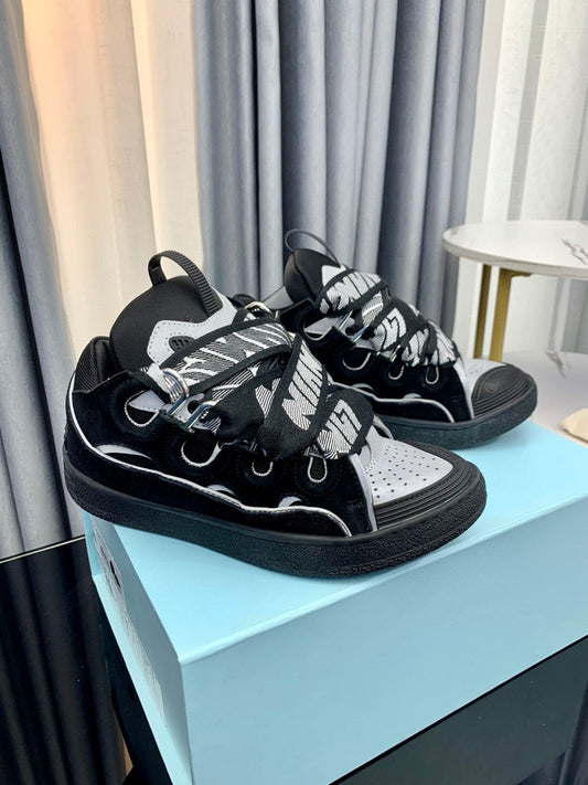 Lanvin  Curb