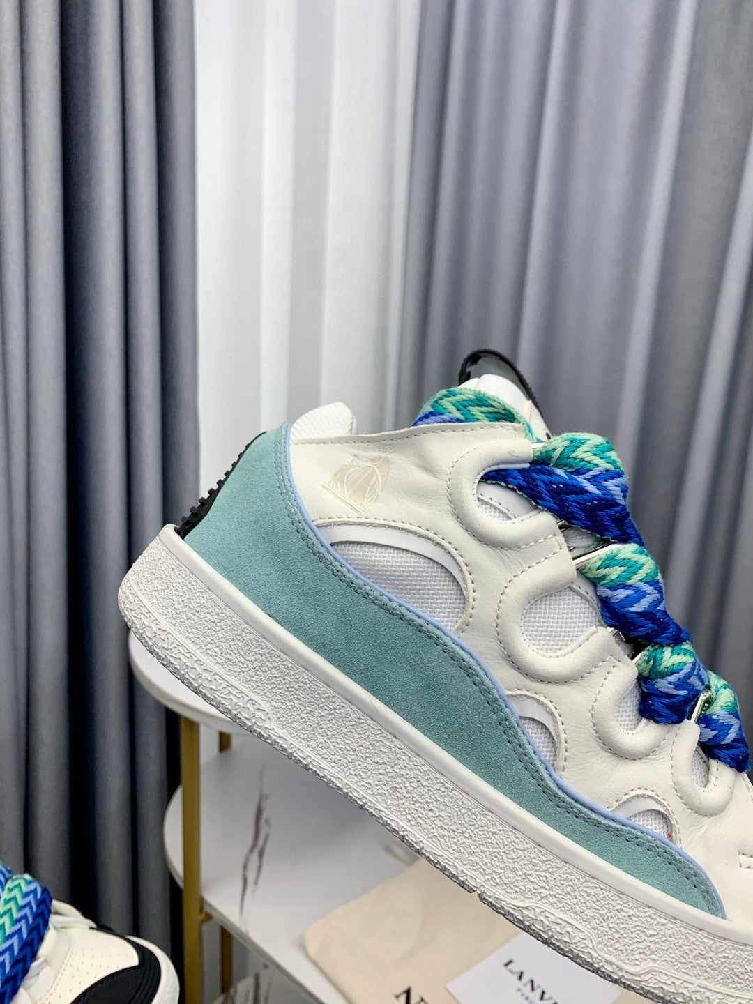 Lanvin  Curb