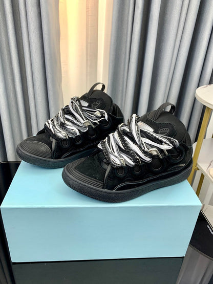 Lanvin  Curb