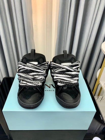 Lanvin  Curb