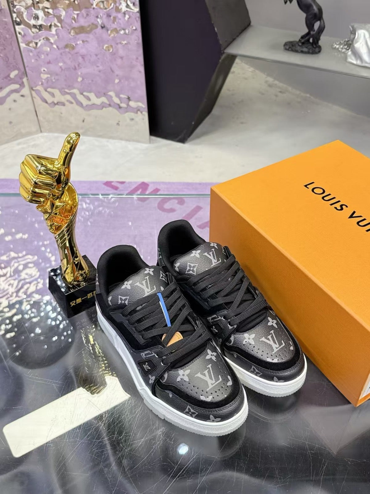 Louis Vuitton Sneakers